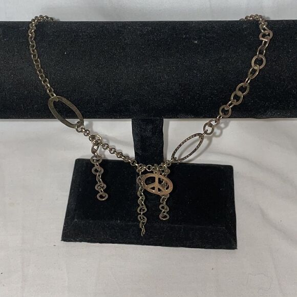 Boho necklace with assorted chains and the peace sign - Picture 2 of 6